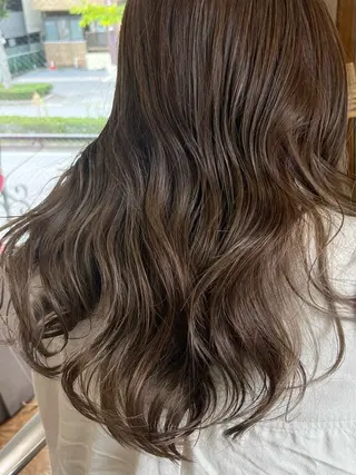 ロング カラー 犬塚 梨花のヘアスタイル