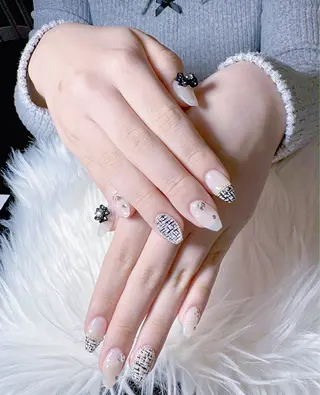 ネイル NekoNailsalon所属・グエン アンのネイルデザイン