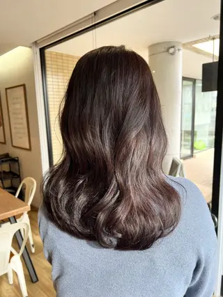 ロング カラー ツキダテ ユイのヘアスタイル