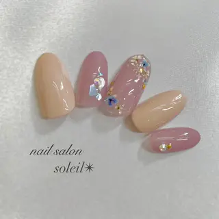 ネイル 粟津 美紀のネイルデザイン