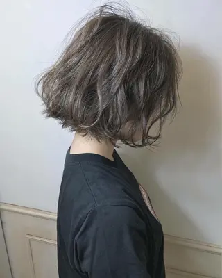 ミディアム 岸 保奈美のヘアスタイル