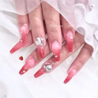 ネイル 🎀 Mayu 🎀痛ネイルのネイルデザイン