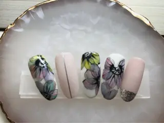 ネイル 奥園 良恵のネイルデザイン