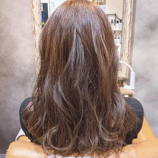 ロング カラー CHIC 岩下真衣のヘアスタイル