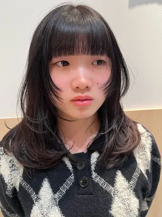 セミロング カラー 🔆艶髪トレンドヘア YUZU🪸のヘアスタイル