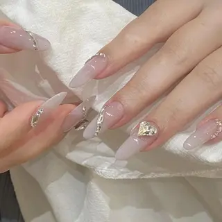 ネイル RAFFINE 月🦋🩵のネイルデザイン