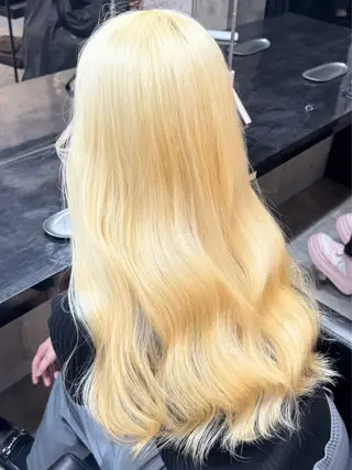 セミロング カラー ヘアアレンジ 心斎橋ハイトーン特化 midori🍀のヘアスタイル