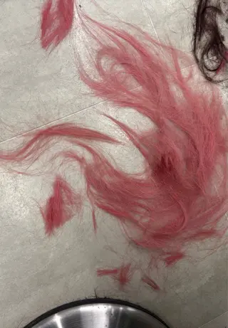 カラー ベージュ／ブラウン/ ナチュラルレイヤーのヘアスタイル