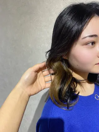 カラー Bish Yanaのヘアスタイル