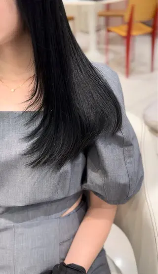 セミロング ☃️顔周りレイヤー 韓国風SHUTOのヘアスタイル