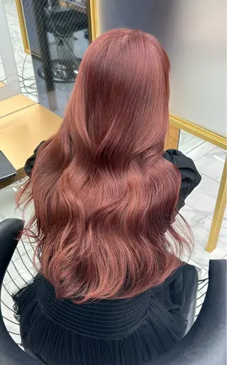 ロング カラー Miyu's所属・𝑨𝑲𝑶 🍒/ ピンクカラーのヘアスタイル