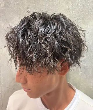 パーマ メンズ 窪田 欣恭のヘアスタイル