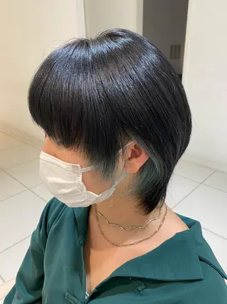 ショート カラー 藤井 真奈美のヘアスタイル