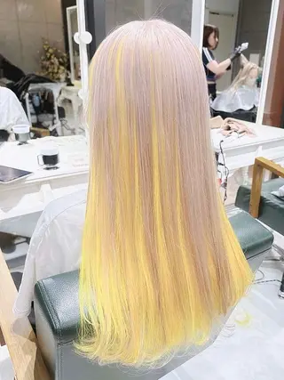 ロング カラー ヘアアレンジ 𝐑𝐈𝐍𝐊𝐀 🐣🩷のヘアスタイル