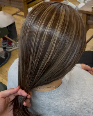 セミロング カラー 飯田 来夢のヘアスタイル