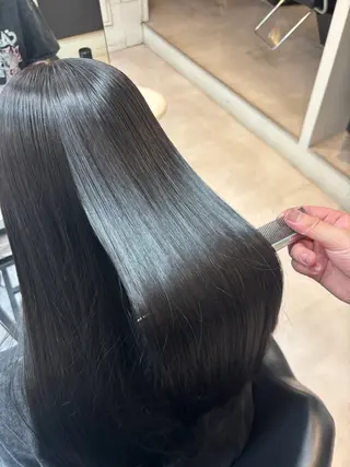 カラー 髪質改善特化美容師 久万祐人のヘアスタイル