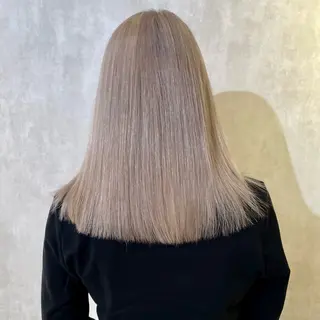 セミロング カラー 飯田 実歩(じっぽ)のヘアスタイル