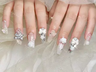 ネイル 🦋 Queenieのネイルデザイン