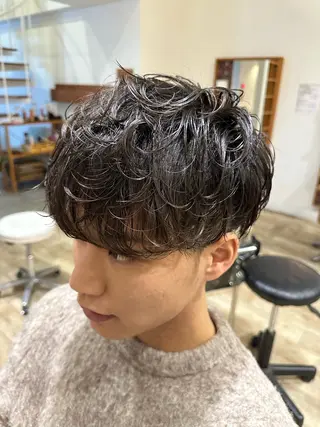 ミディアム パーマ メンズ peakshair所属・堀江/メンズパーマ 𝒀𝑼𝑻𝑶のヘアスタイル