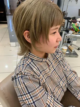ショート カラー 羽エクステ🩷 🤍まき🤍のヘアスタイル