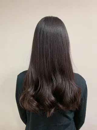 ロング ウスイマイコ カット/ケアカラーのヘアスタイル