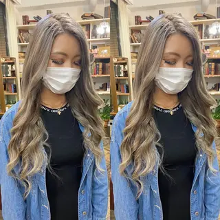 ロング カラー モモカ/ハイトーン /バレイヤージュのヘアスタイル