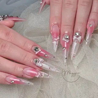 ネイル Maggie Nail🦩のネイルデザイン