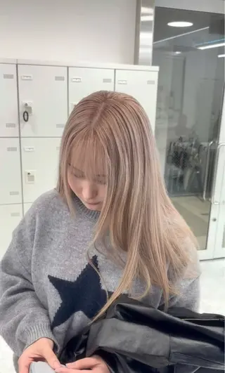 ロング カラー モテ髪💕ハイトーン ベージュ yuriaのヘアスタイル