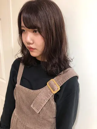 ミディアム カラー MIOベージュカラー 柔らかいカラーのヘアスタイル