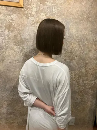 ミディアム マテリアル 中央駅店のヘアスタイル