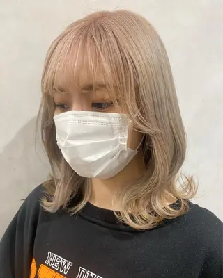 ミディアム カラー デザインカラー/パー マ🦖外岡咲希🦖のヘアスタイル