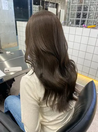 セミロング カラー 森 菜摘のヘアスタイル
