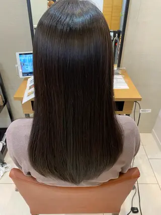 ロング あやめ【顔まわり/レ イヤー/柔らかカラ】のヘアスタイル