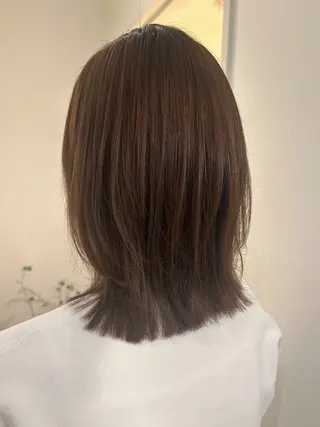ミディアム 湯浅 美葉のヘアスタイル