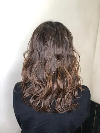 ミディアム カラー パーマ 美髪矯正 🌈髪質改善 山下のヘアスタイル