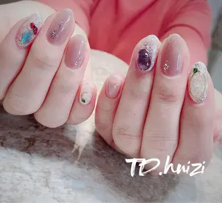 ミディアム めぐみのネイルサロン 惠のネイルデザイン