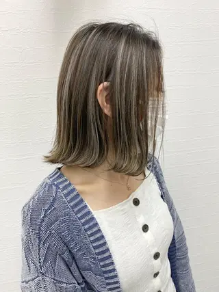 ミディアム カラー 森本 笑のヘアスタイル