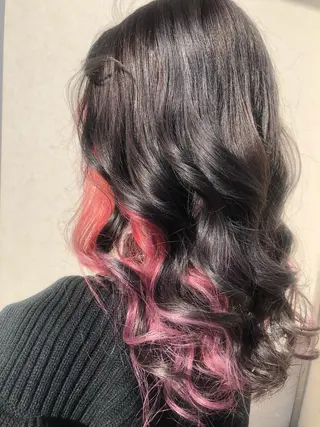 ロング カラー 井澤 和花のヘアスタイル