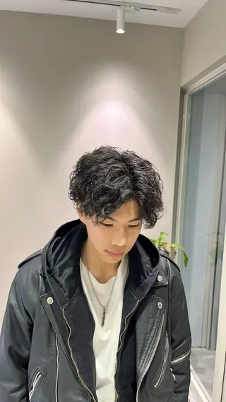 Riku 艶カラーのヘアスタイル