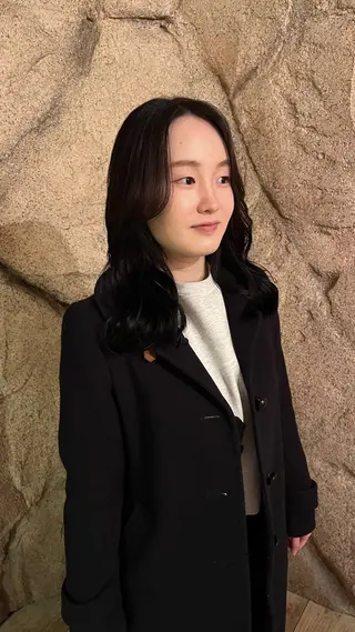 セミロング レイヤーカット/ 艶カラー/YUKAのヘアスタイル