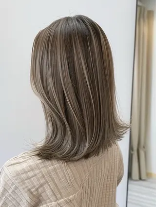 セミロング 保子 祐里香のヘアスタイル