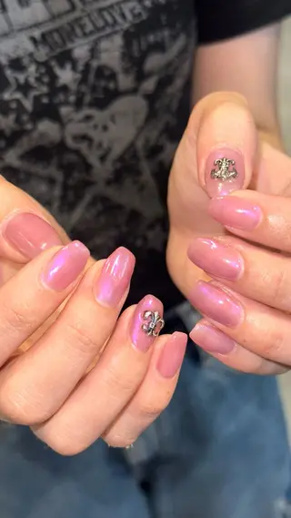 ネイル 🎀韓国レイヤー特化 🎀ベージュ/ミクのヘアスタイル