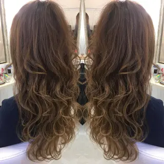 セミロング ロング カラー 髪質改善 中川　翔のヘアスタイル