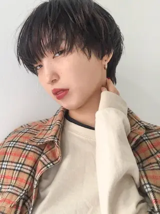 ショート nuu所属・💜ショート💜 ウルフ、ボブ二色亜美のヘアスタイル