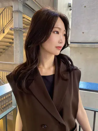 セミロング カラー AIRI layer cut hairのヘアスタイル