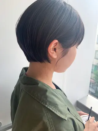 ショート nuu所属・💜ショート💜 ウルフ、ボブ二色亜美のヘアスタイル