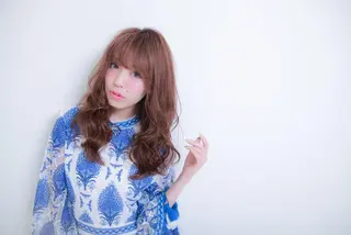 ロング 岸川 恭子のヘアスタイル