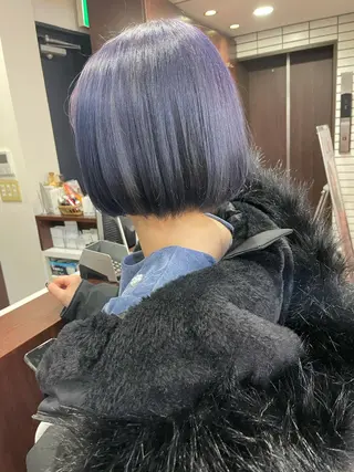 ショート カラー レイヤーカット、 大人可愛い　中村美羅のヘアスタイル