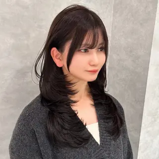 ロング 🥇KEN /レイヤー/艶カラーのヘアスタイル