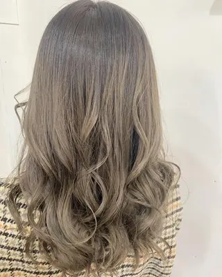 セミロング カラー RINKA 琳茄のヘアスタイル